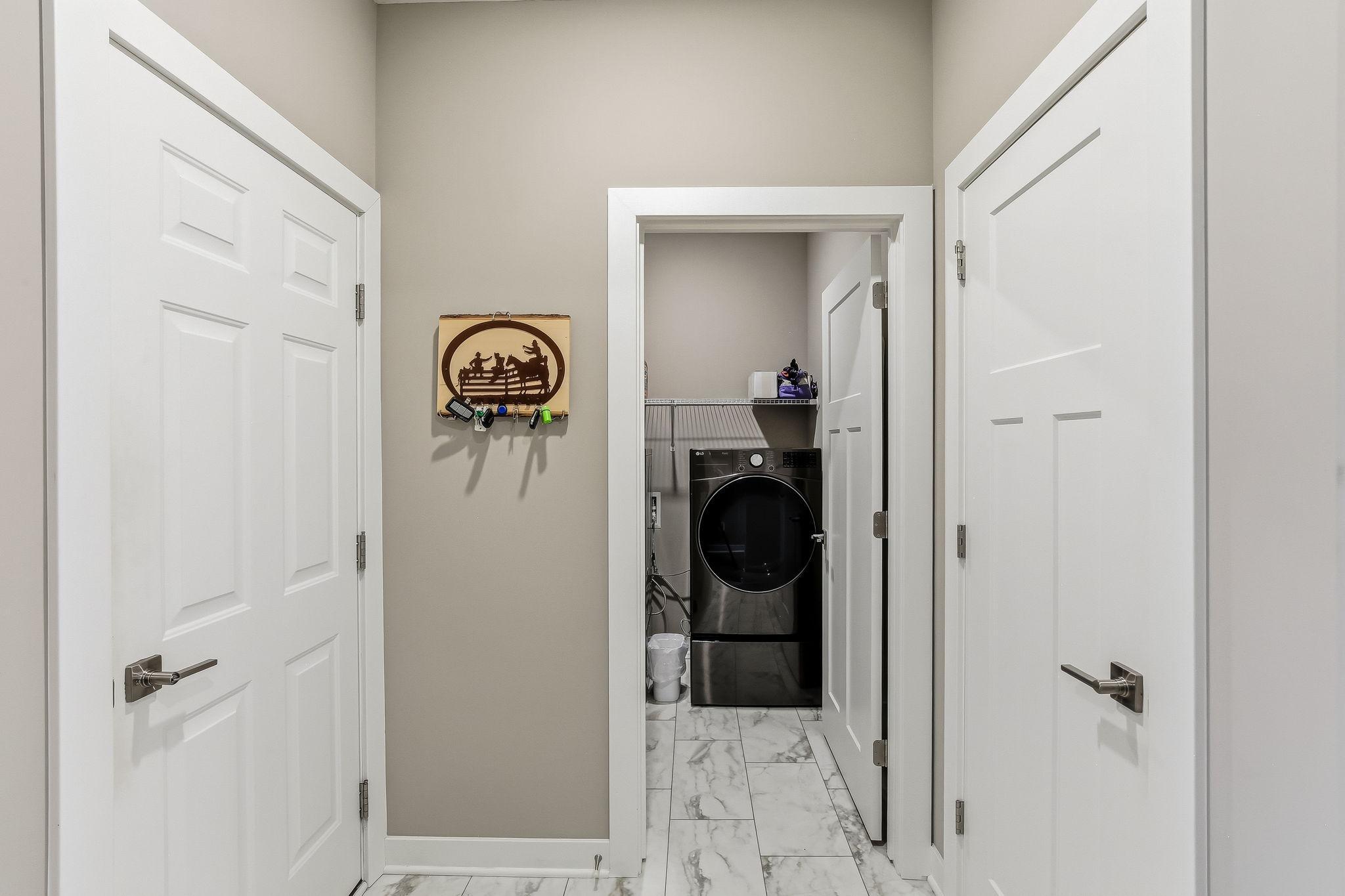 35-web-or-mls-11402-Kings-Ct-14.jpg