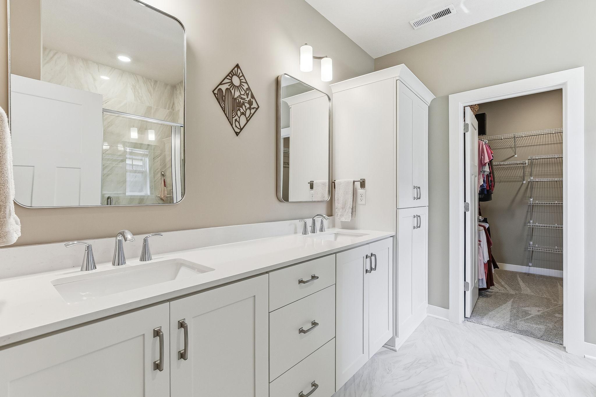22-web-or-mls-11402-Kings-Ct-31.jpg