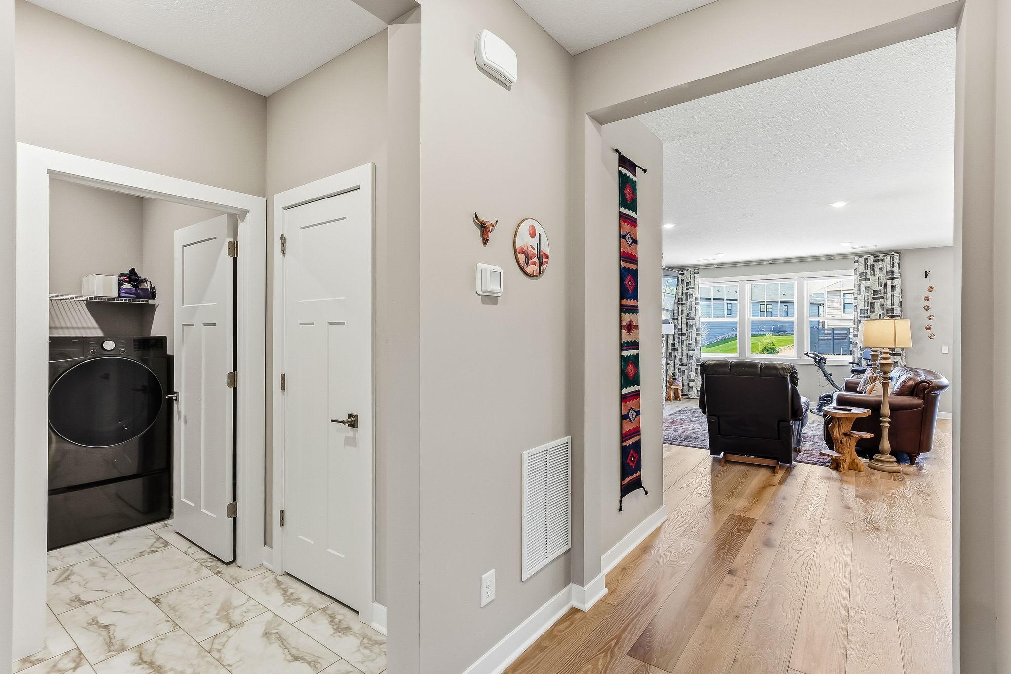 34-web-or-mls-11402-Kings-Ct-13.jpg