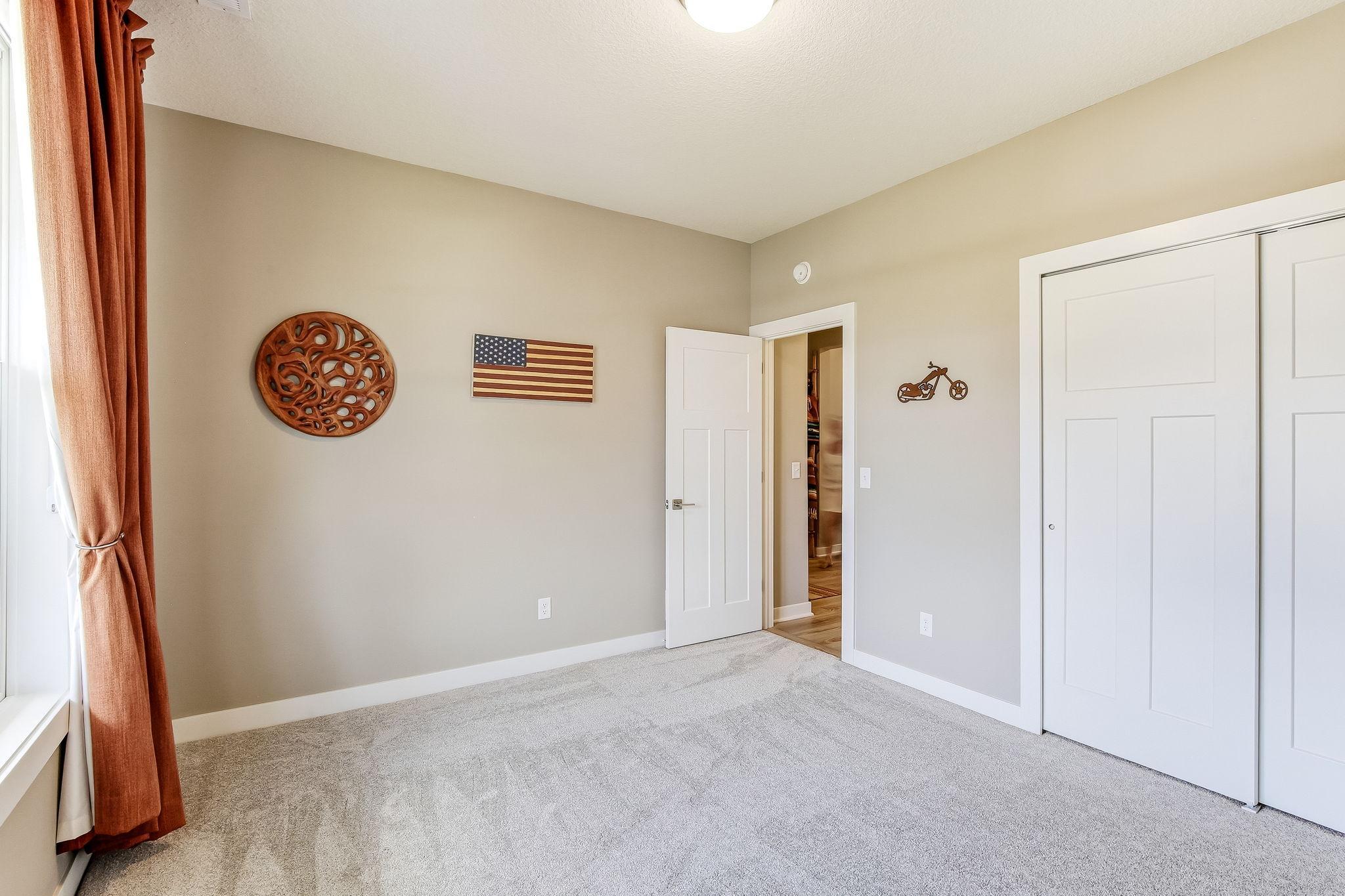 30-web-or-mls-11402-Kings-Ct-09.jpg