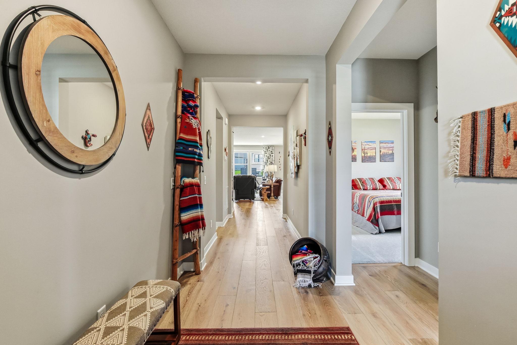 5-web-or-mls-11402-Kings-Ct-05.jpg