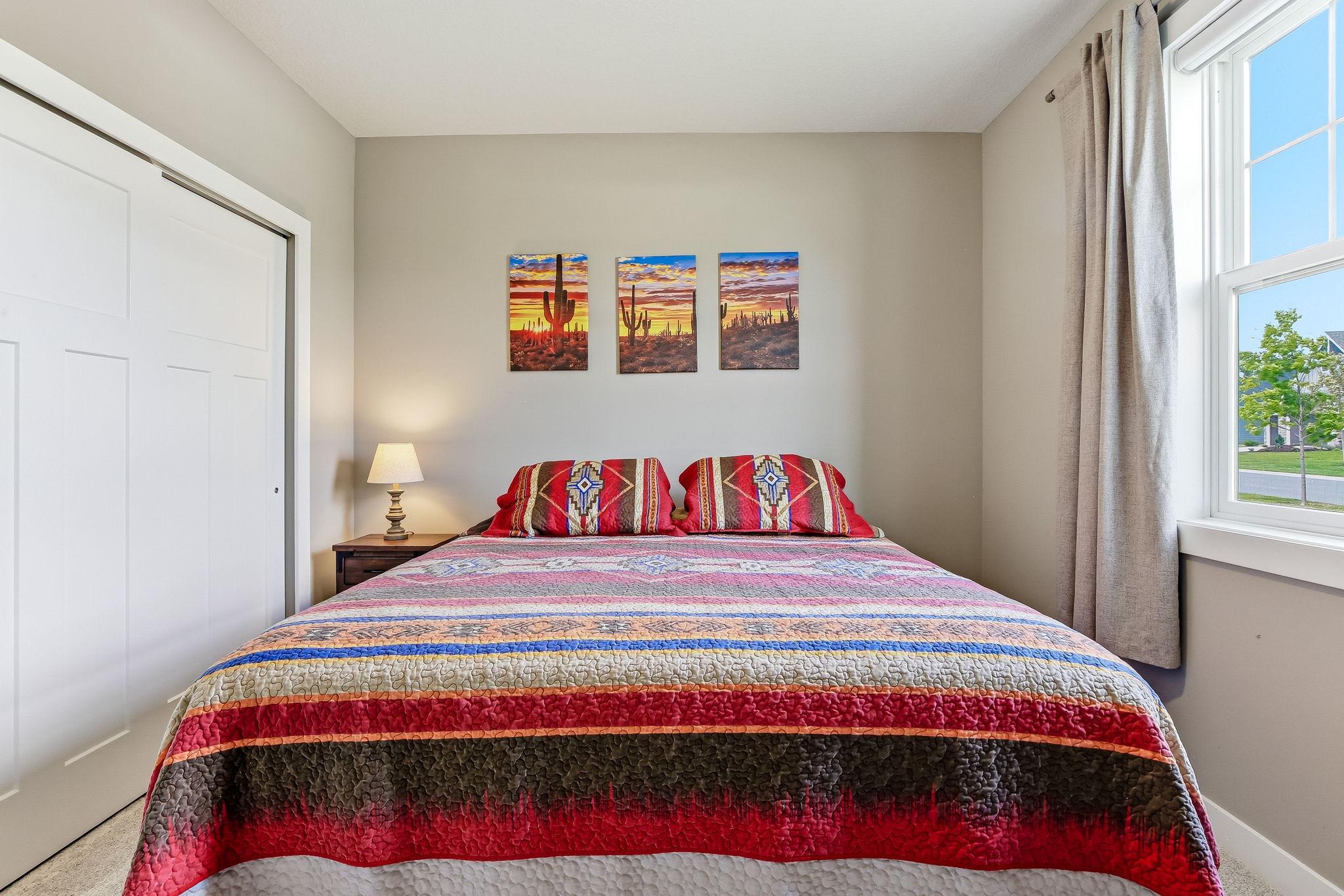 33-web-or-mls-11402-Kings-Ct-12.jpg