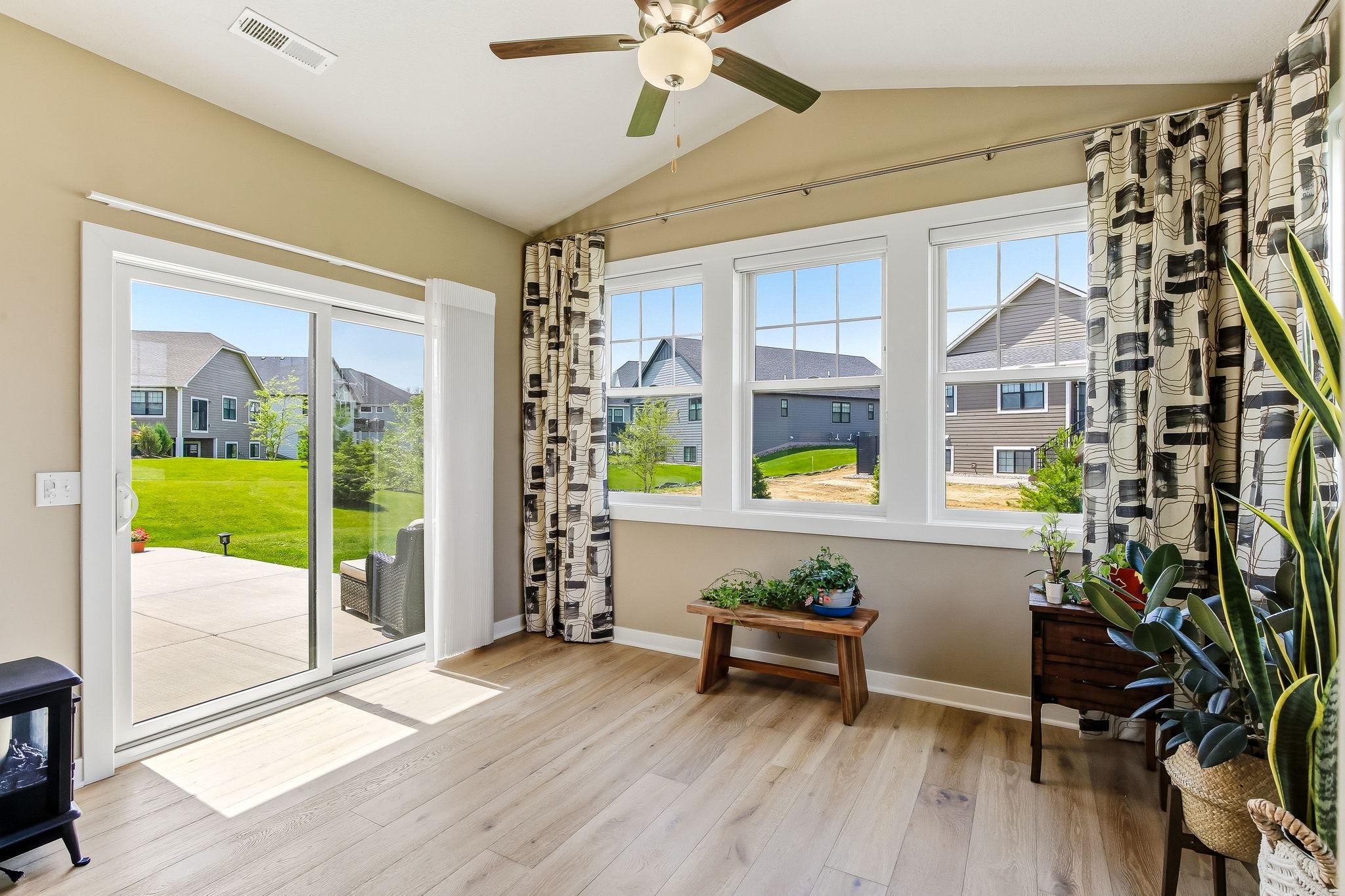 18-web-or-mls-11402-Kings-Ct-27.jpg