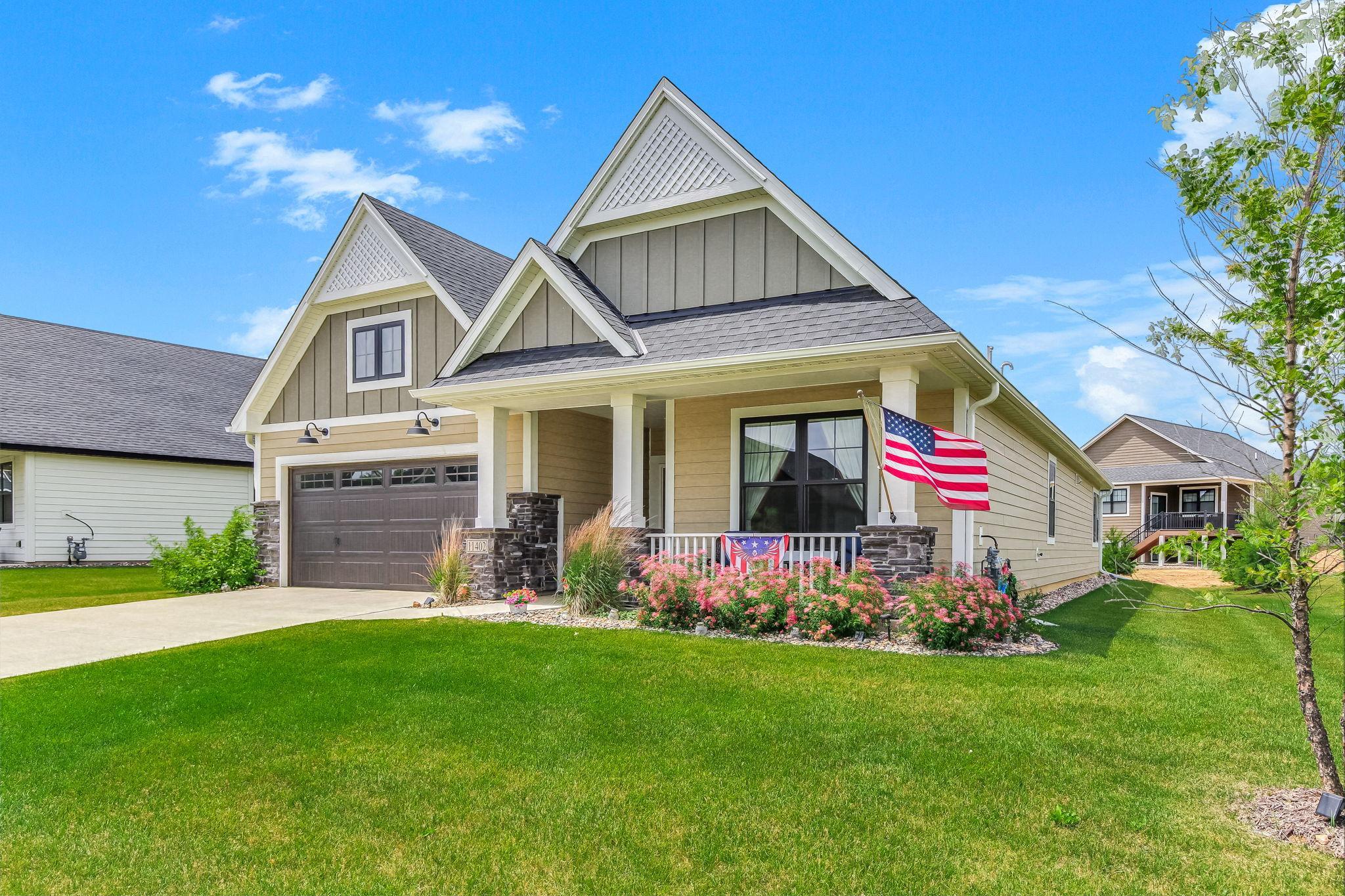 3-web-or-mls-11402-Kings-Ct-03.jpg