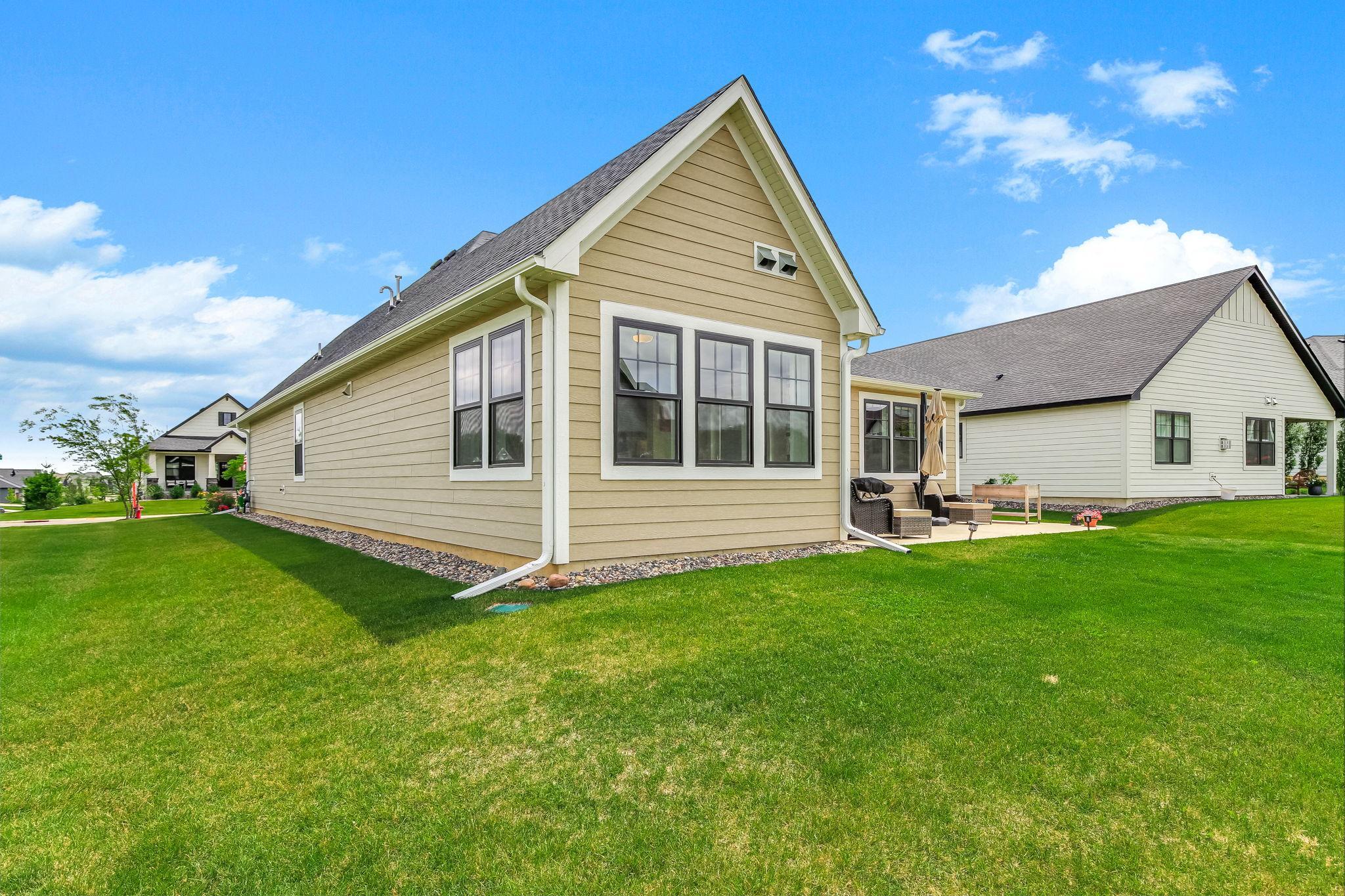 43-web-or-mls-11402-Kings-Ct-43.jpg