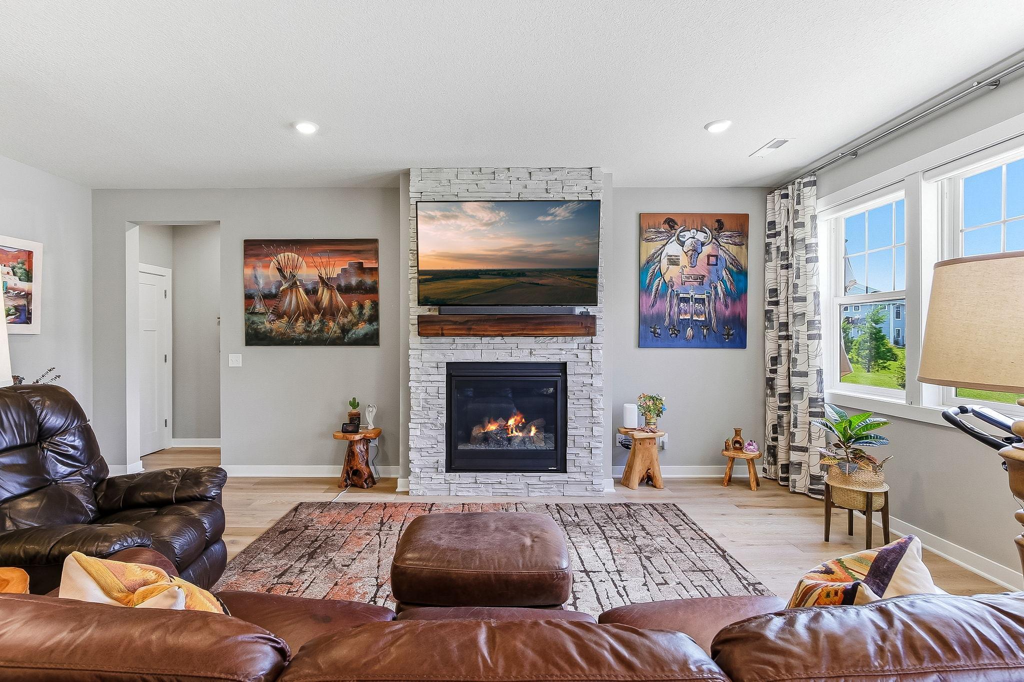 9-web-or-mls-11402-Kings-Ct-18.jpg