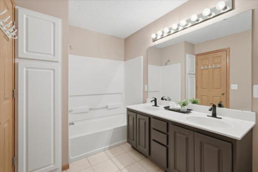 537 Woodduck Drive, F, Woodbury, MN 55125