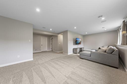 601 Stonegate Circle, Waconia, MN 55387