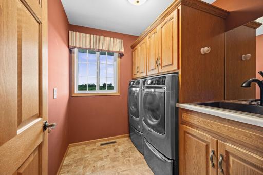 1175 Dale Street SW, Hutchinson, MN 55350