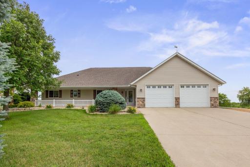 1175 Dale Street SW, Hutchinson, MN 55350
