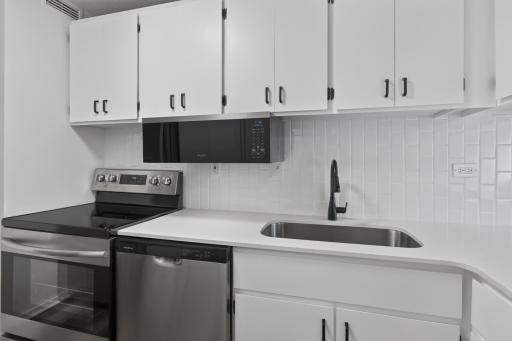 19 S 1st Street, B305, Minneapolis, MN 55401
