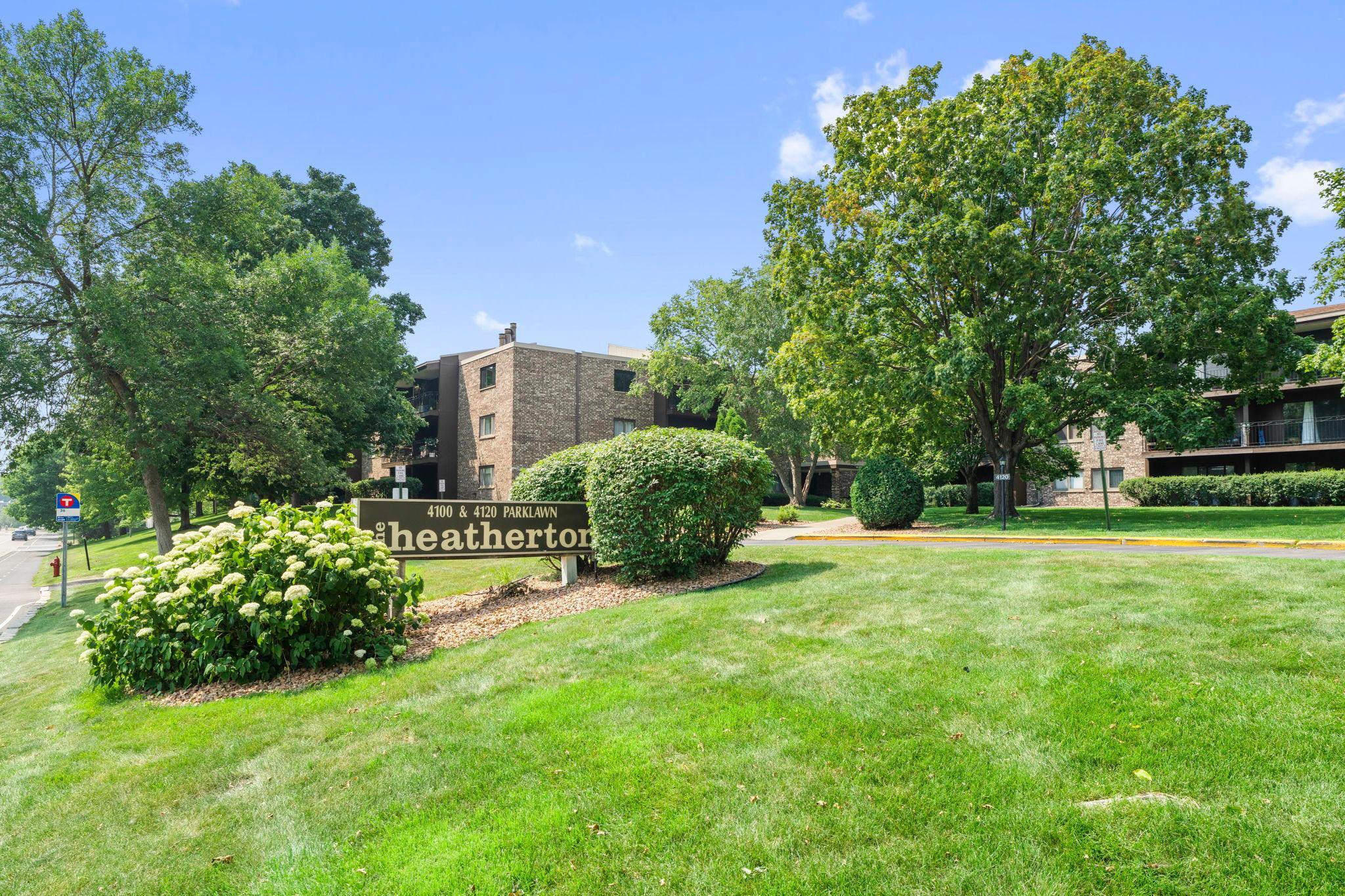 4-web-or-mls-4120 Parklawn Ave 231-13.jpg