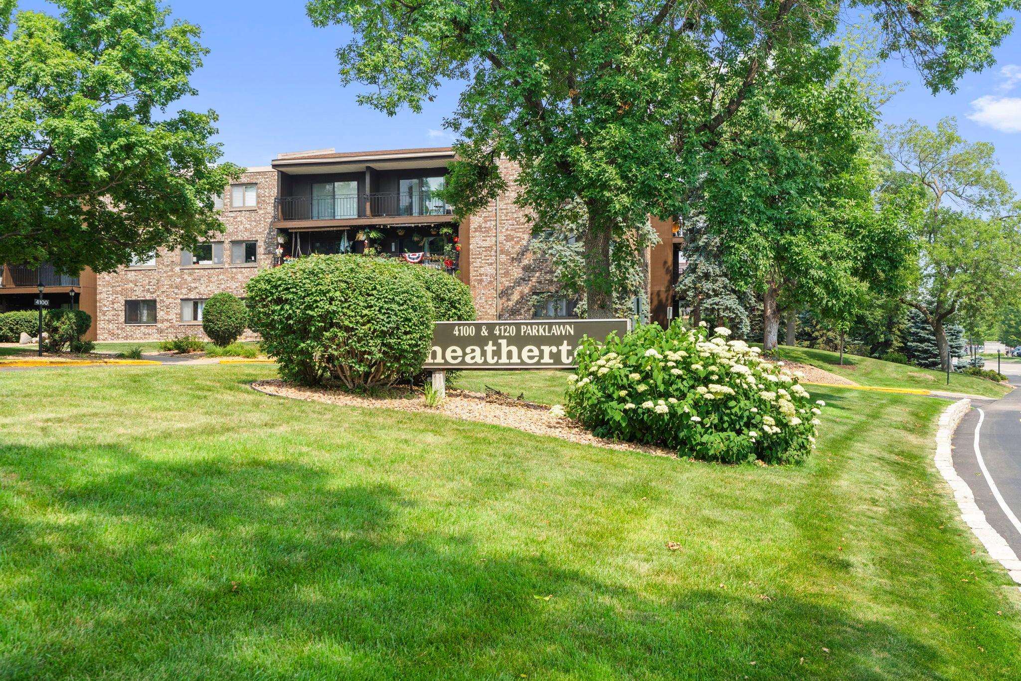 3-web-or-mls-4120 Parklawn Ave 231-3.jpg