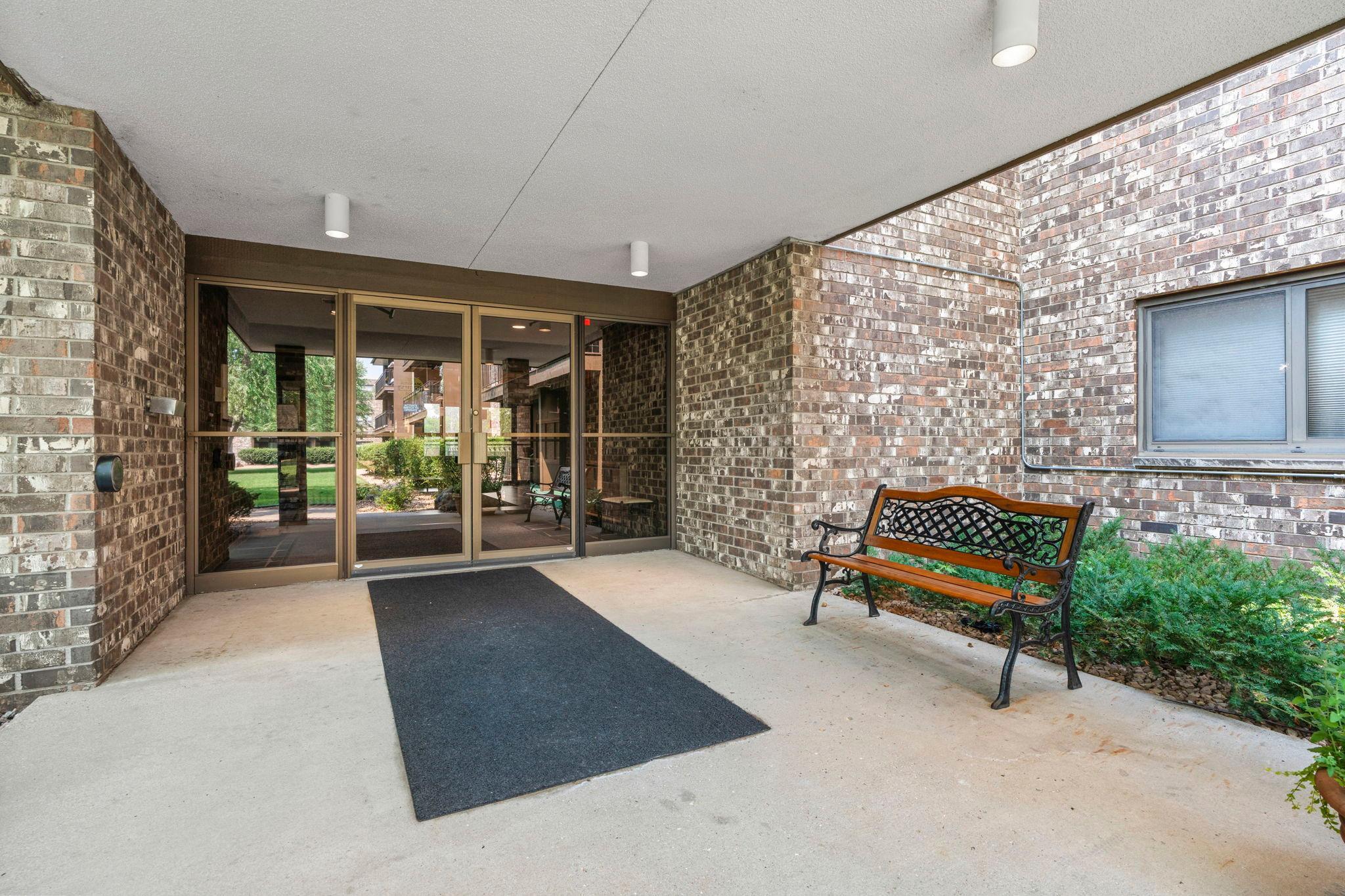 6-web-or-mls-4120 Parklawn Ave 231-23.jpg