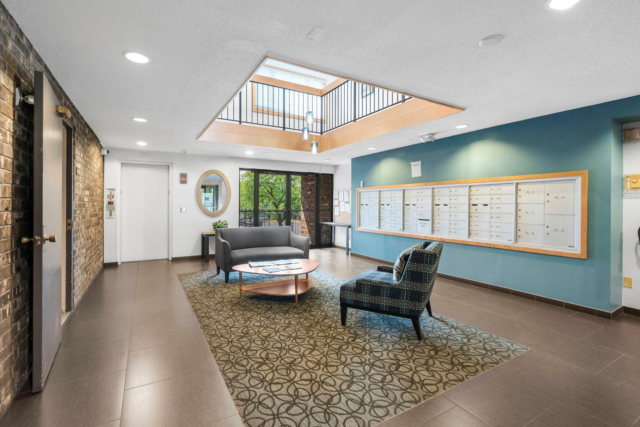 7-web-or-mls-4120 Parklawn Ave 231-28.jpg