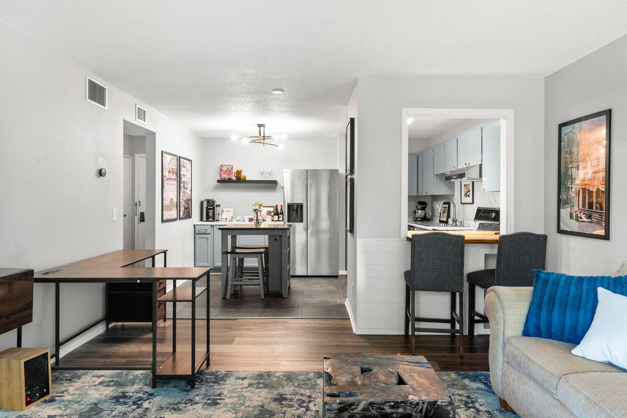 21-web-or-mls-4120 Parklawn Ave 231-108.jpg