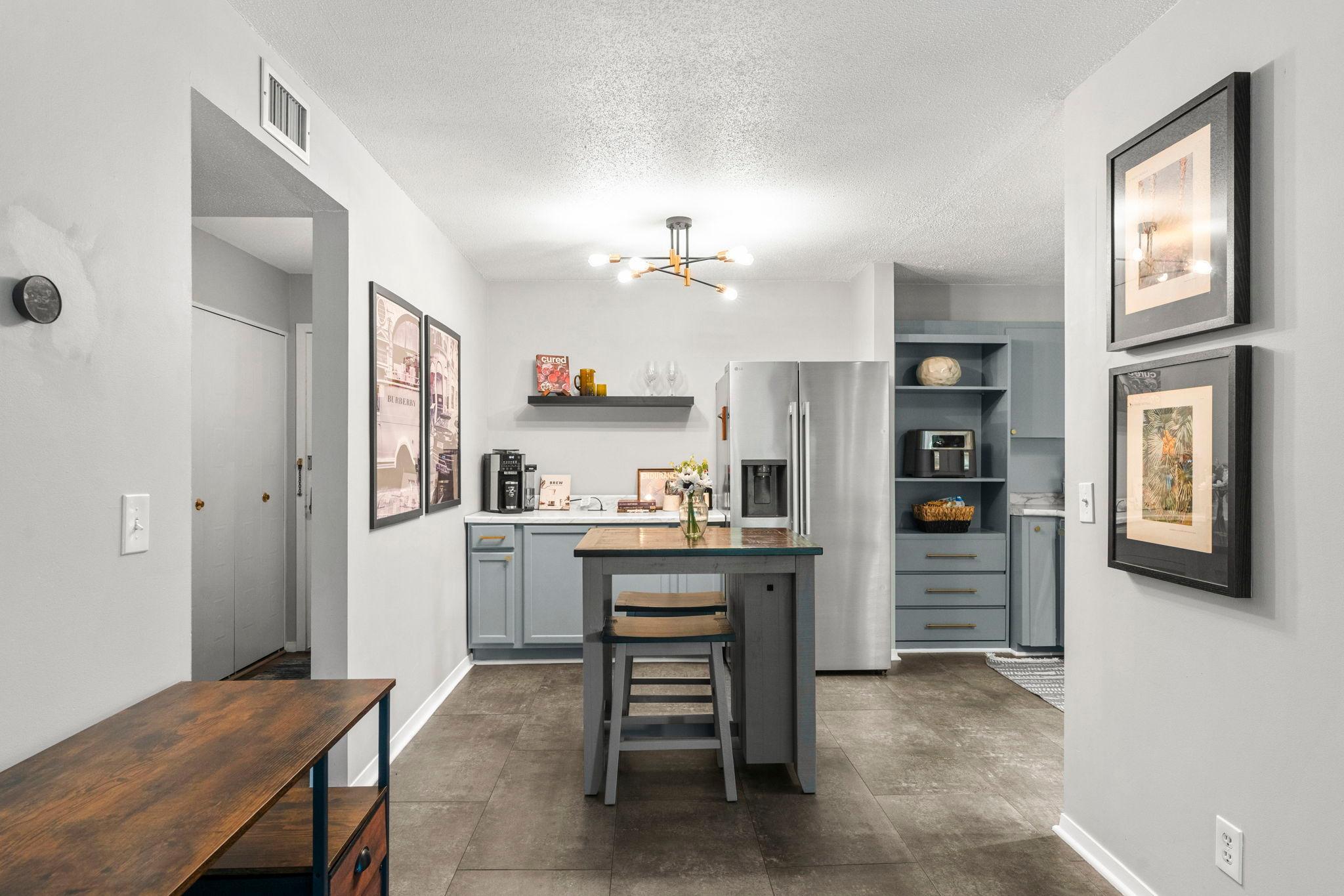 23-web-or-mls-4120 Parklawn Ave 231-98.jpg