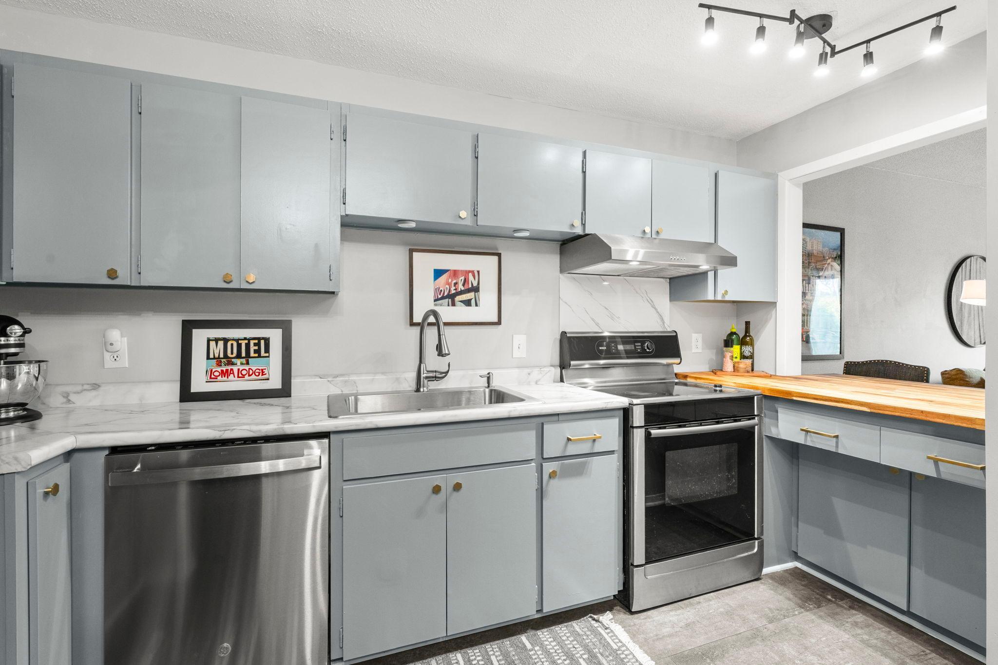 25-web-or-mls-4120 Parklawn Ave 231-143.jpg
