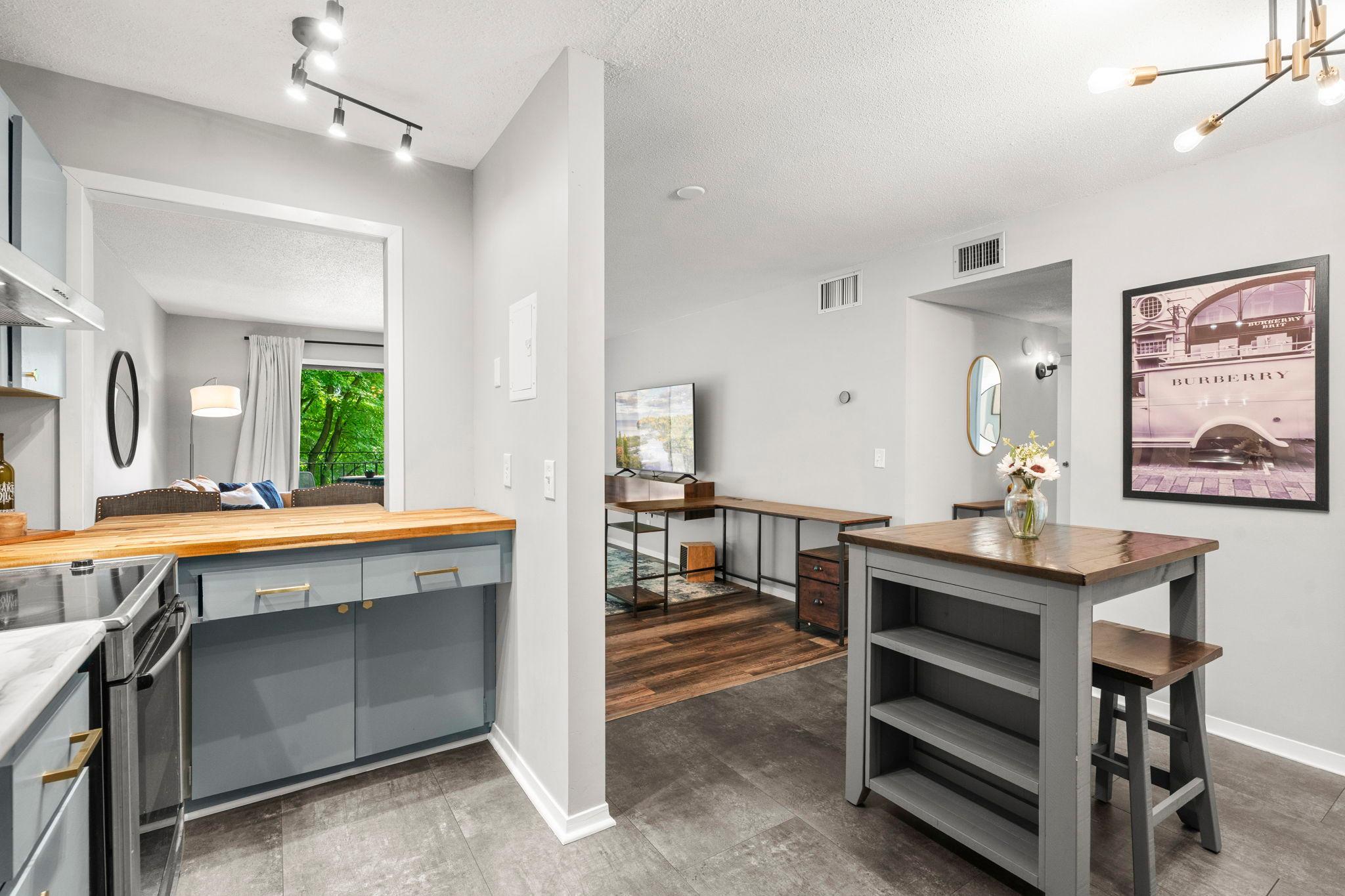 27-web-or-mls-4120 Parklawn Ave 231-153.jpg