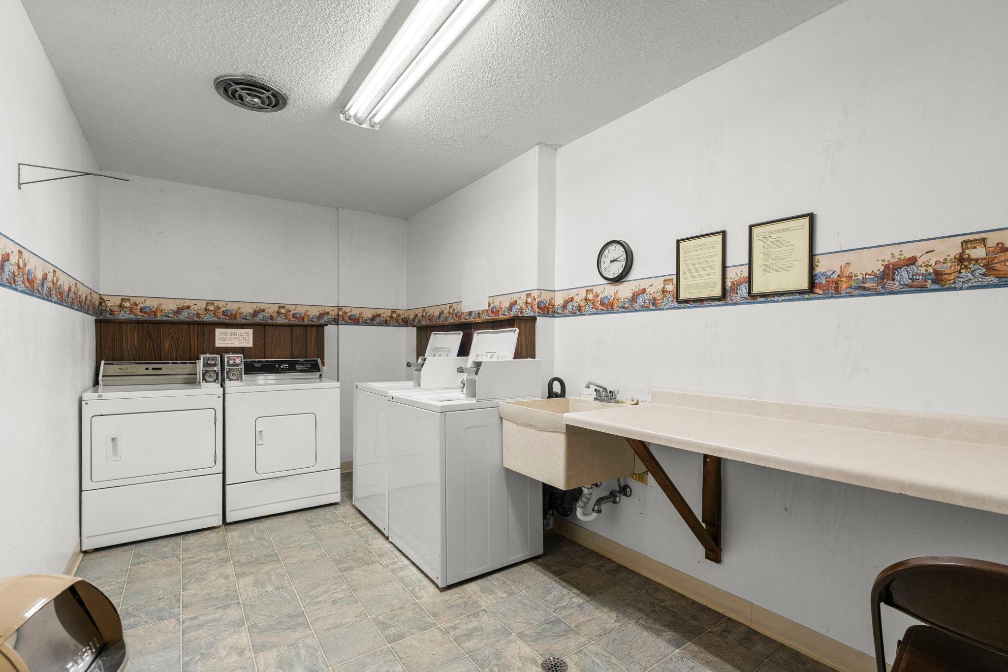 35-web-or-mls-4120 Parklawn Ave 231-218.jpg