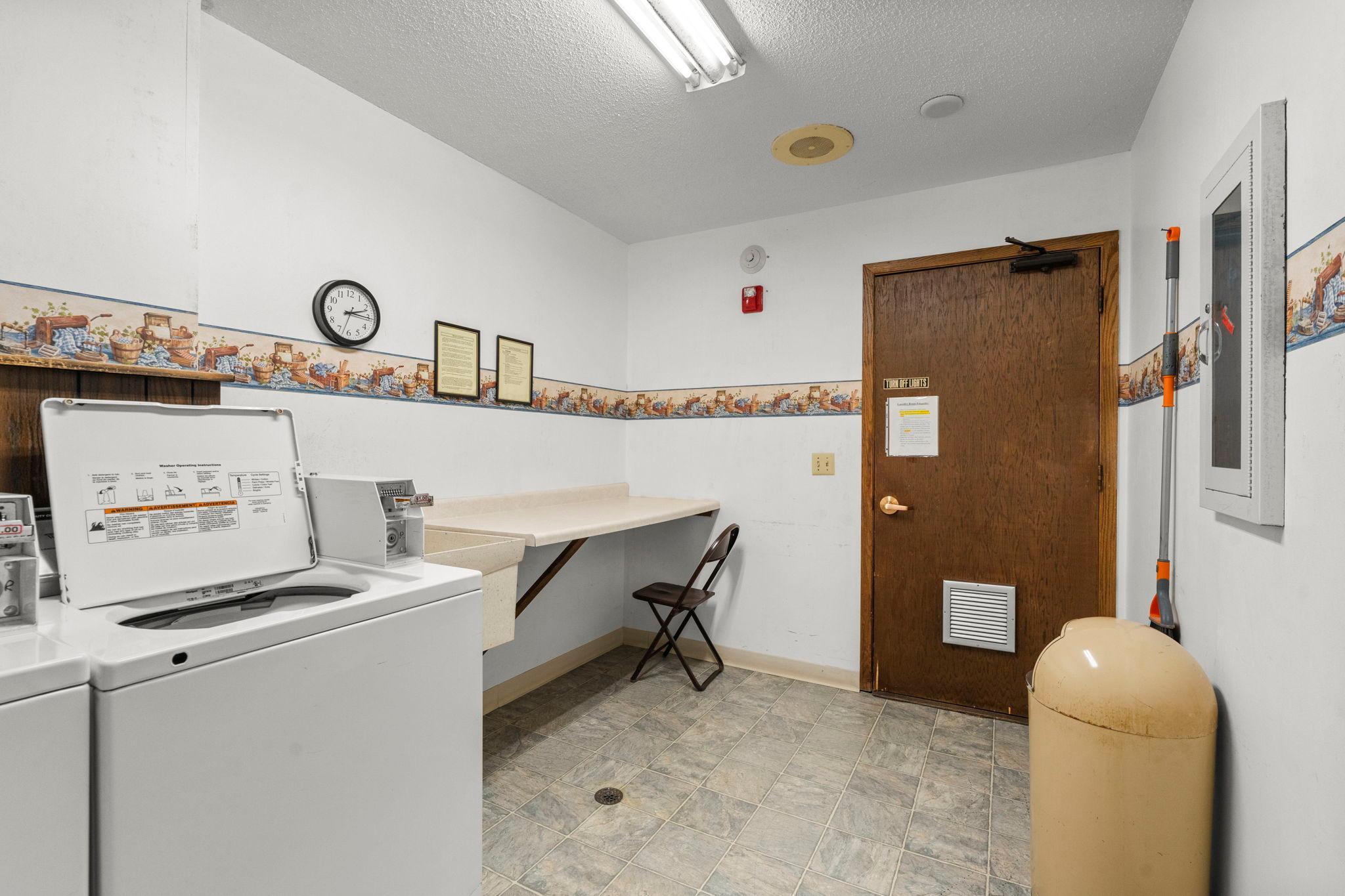 36-web-or-mls-4120 Parklawn Ave 231-223.jpg
