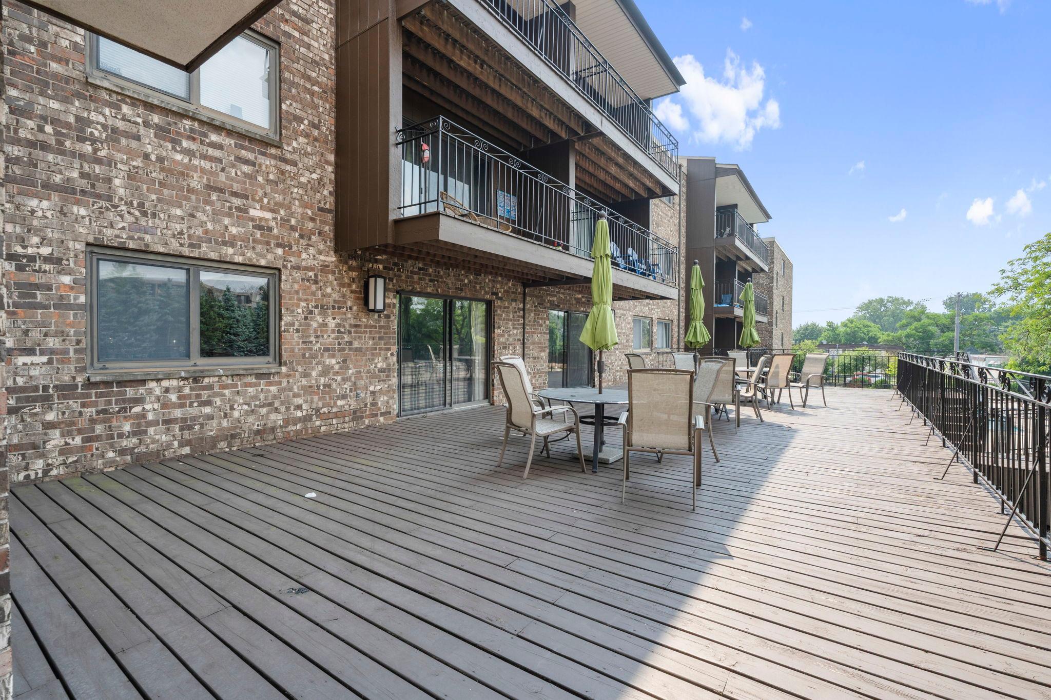 40-web-or-mls-4120 Parklawn Ave 231-38.jpg
