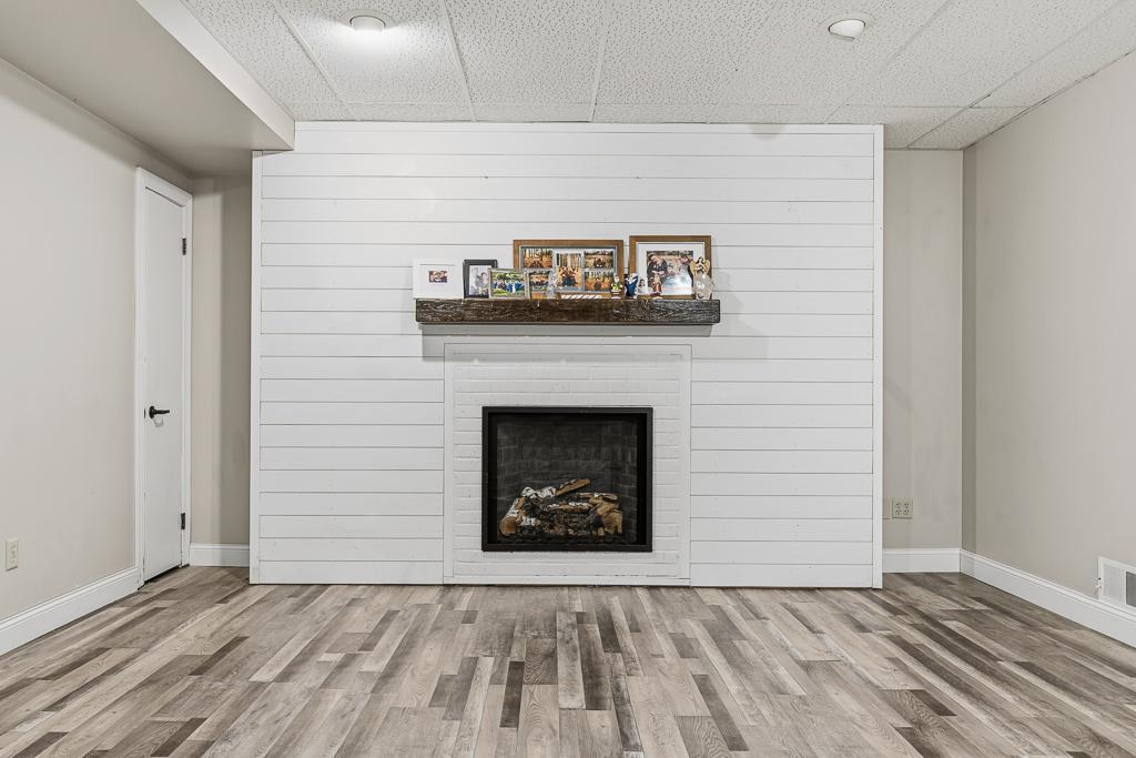 Beautiful central fireplace