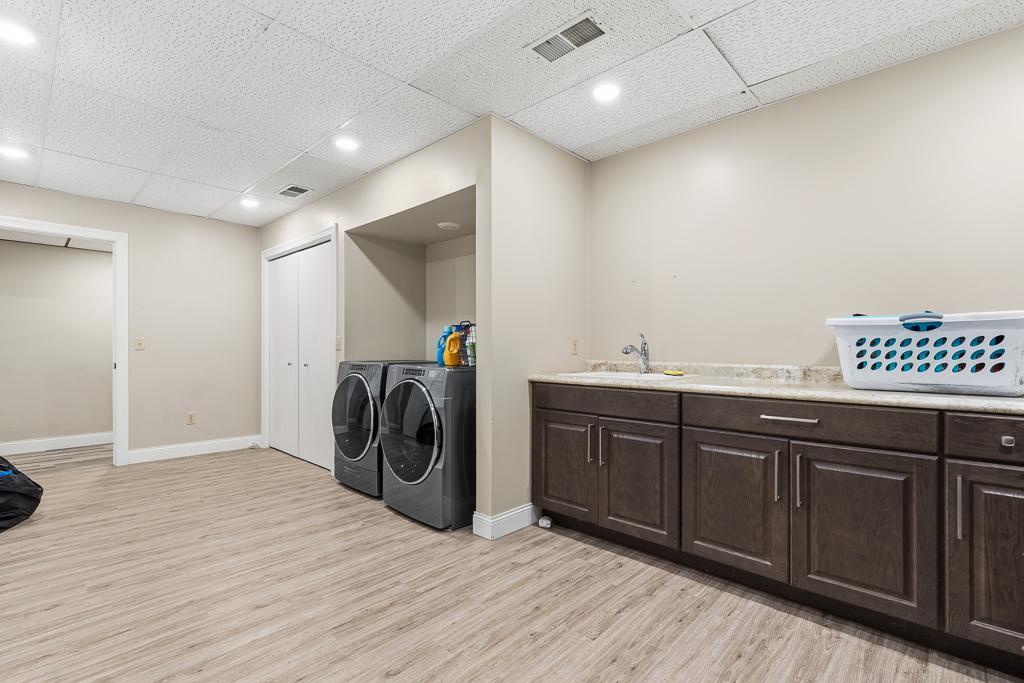 Additional sink in the laundry room!