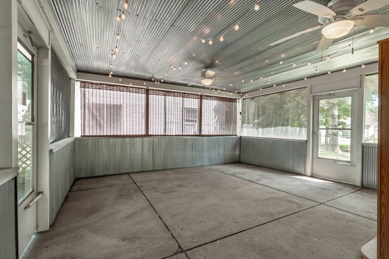 Lower patio - items removed - Ai
