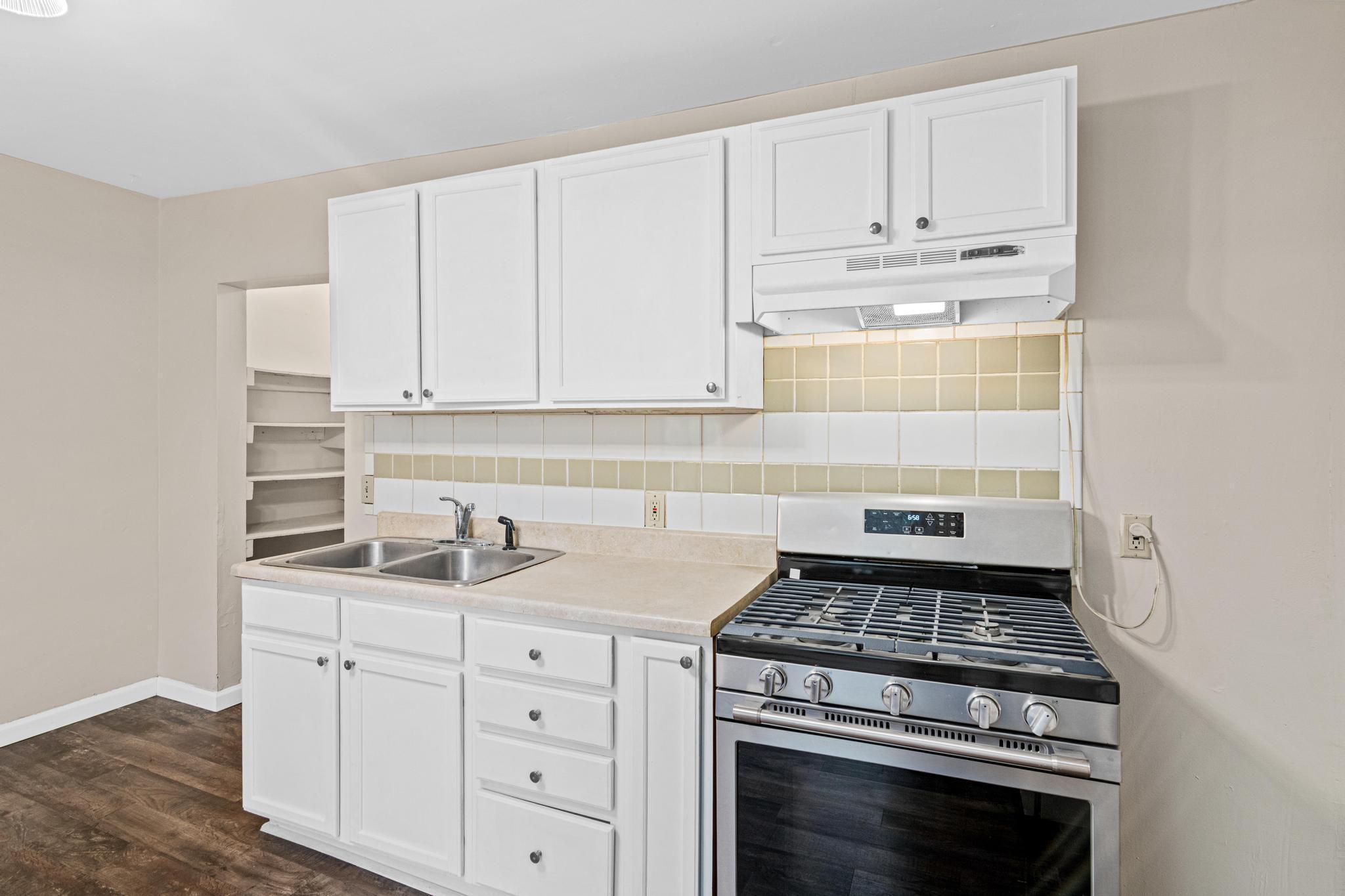 Apt 2 kitchen