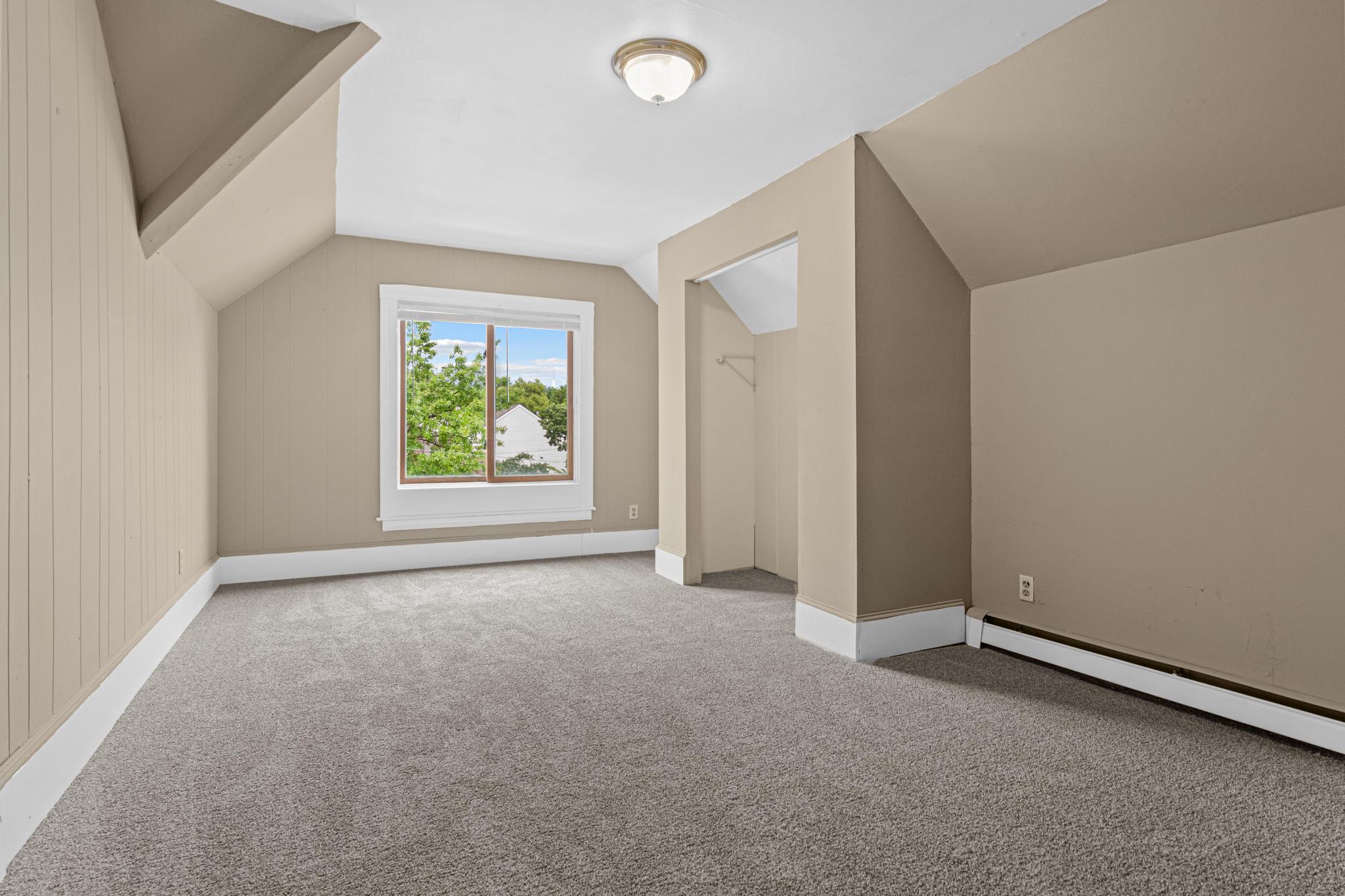 Apt 2 Upper bedroom 4