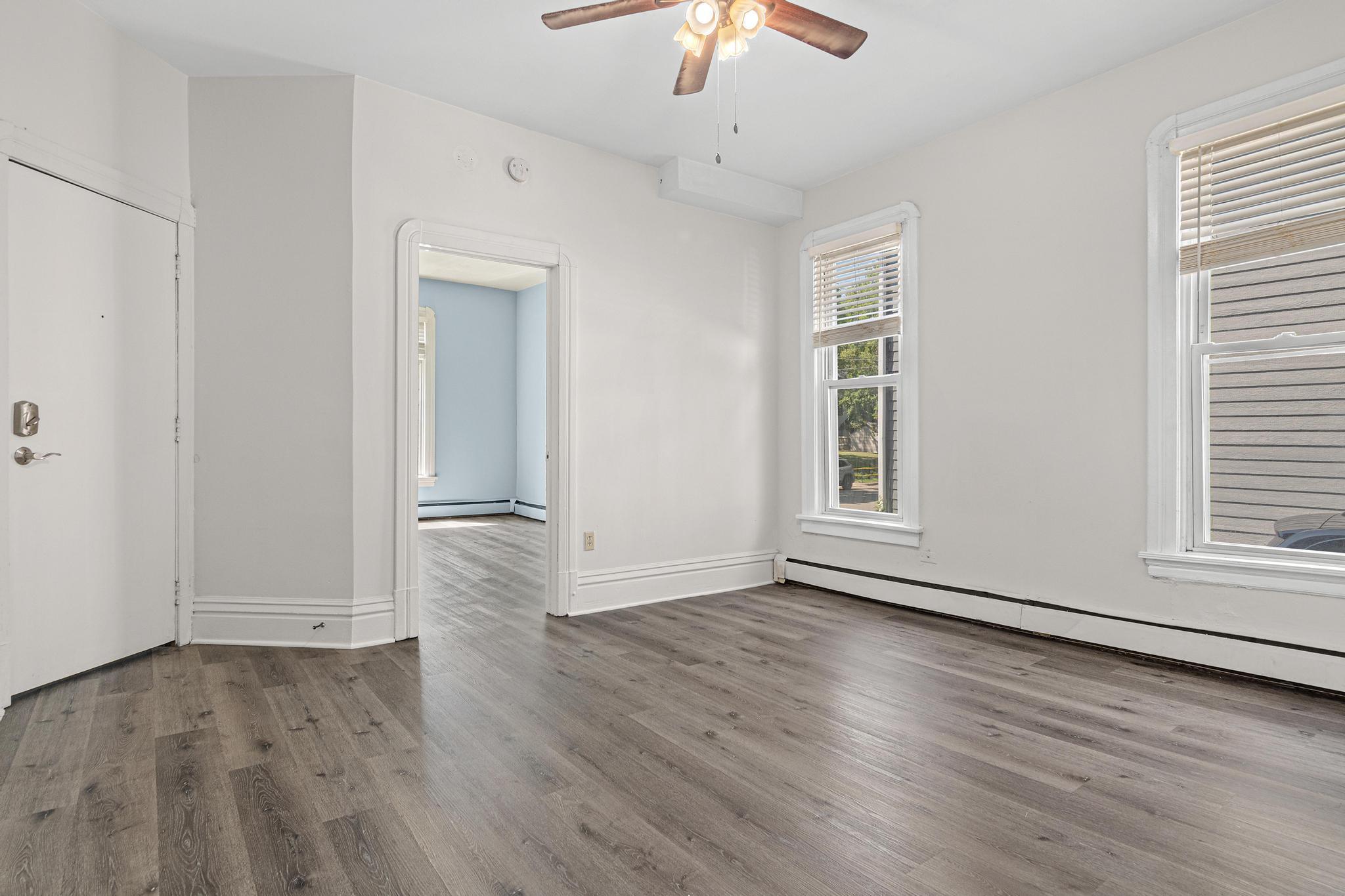 Apt 1 Livingroom