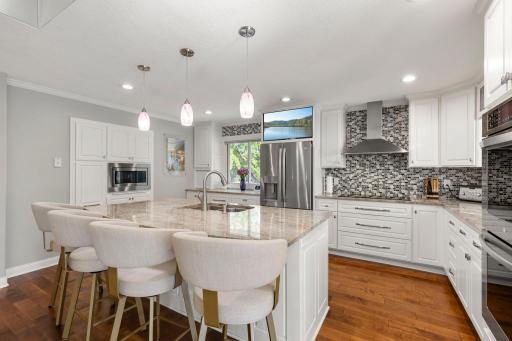 5213 Overlook Drive, Minneapolis, MN 55437