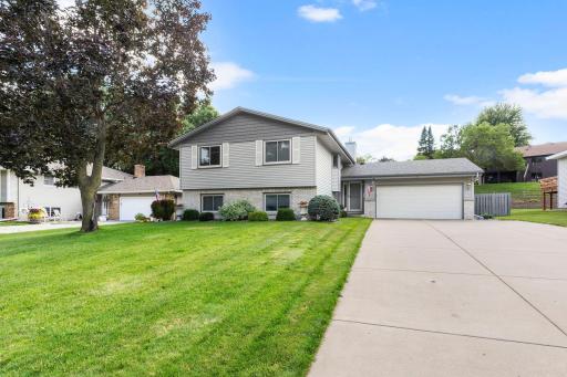 5213 Overlook Drive, Minneapolis, MN 55437
