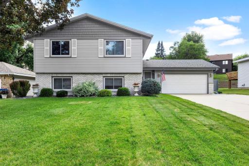 5213 Overlook Drive, Minneapolis, MN 55437