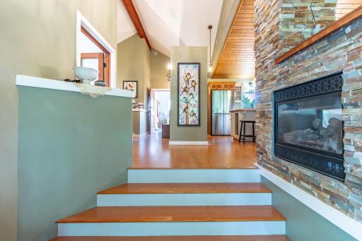 Spacious 2 story Entry