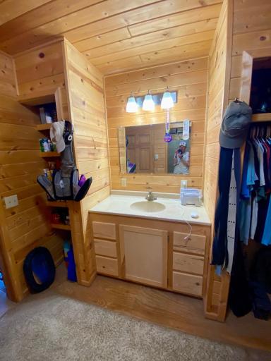 Primary bedroom vanity (upper level)