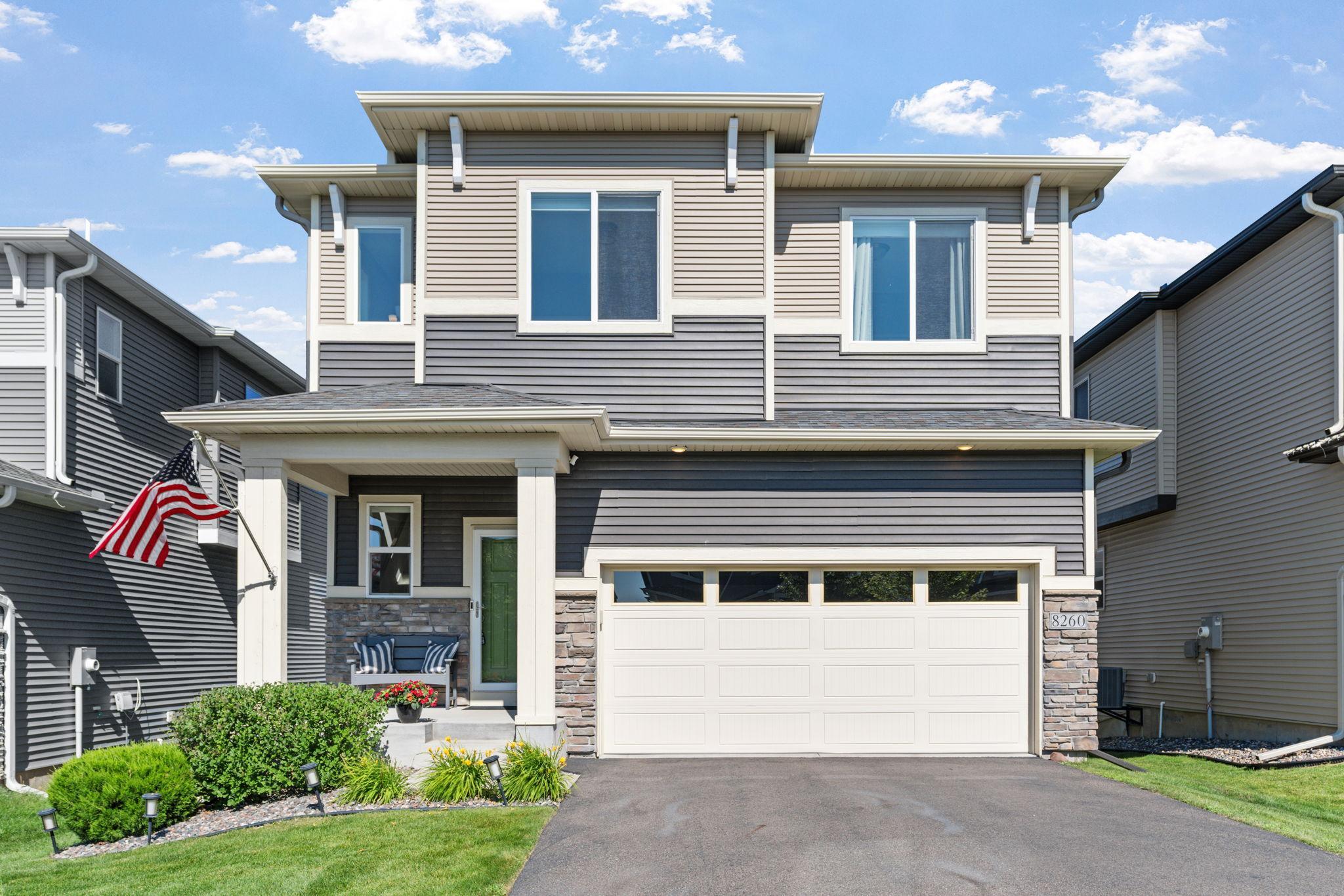 2-web-or-mls-8620 Deerwood Ln N-2.jpg