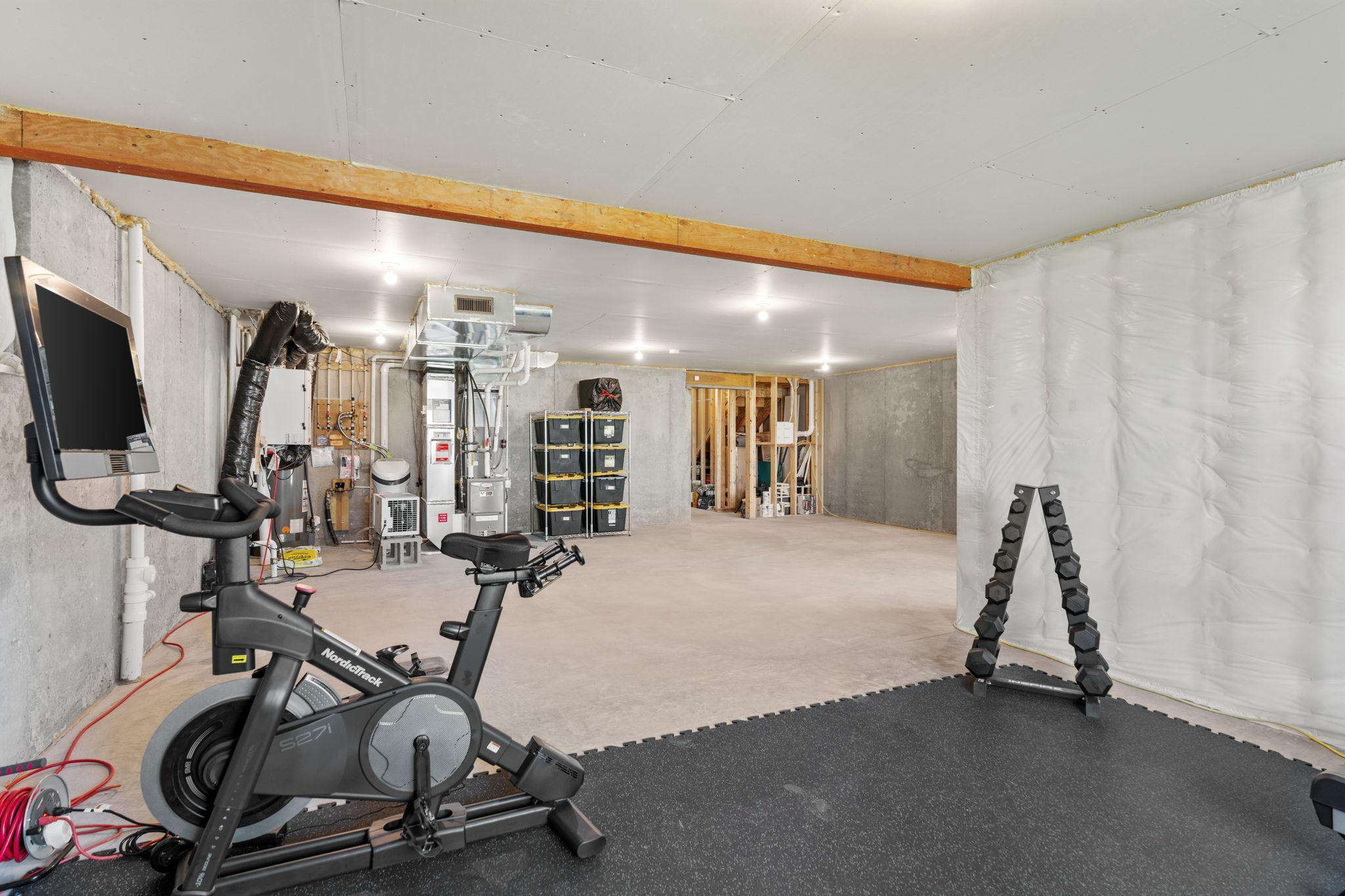 64-web-or-mls-8620 Deerwood Ln N-64.jpg
