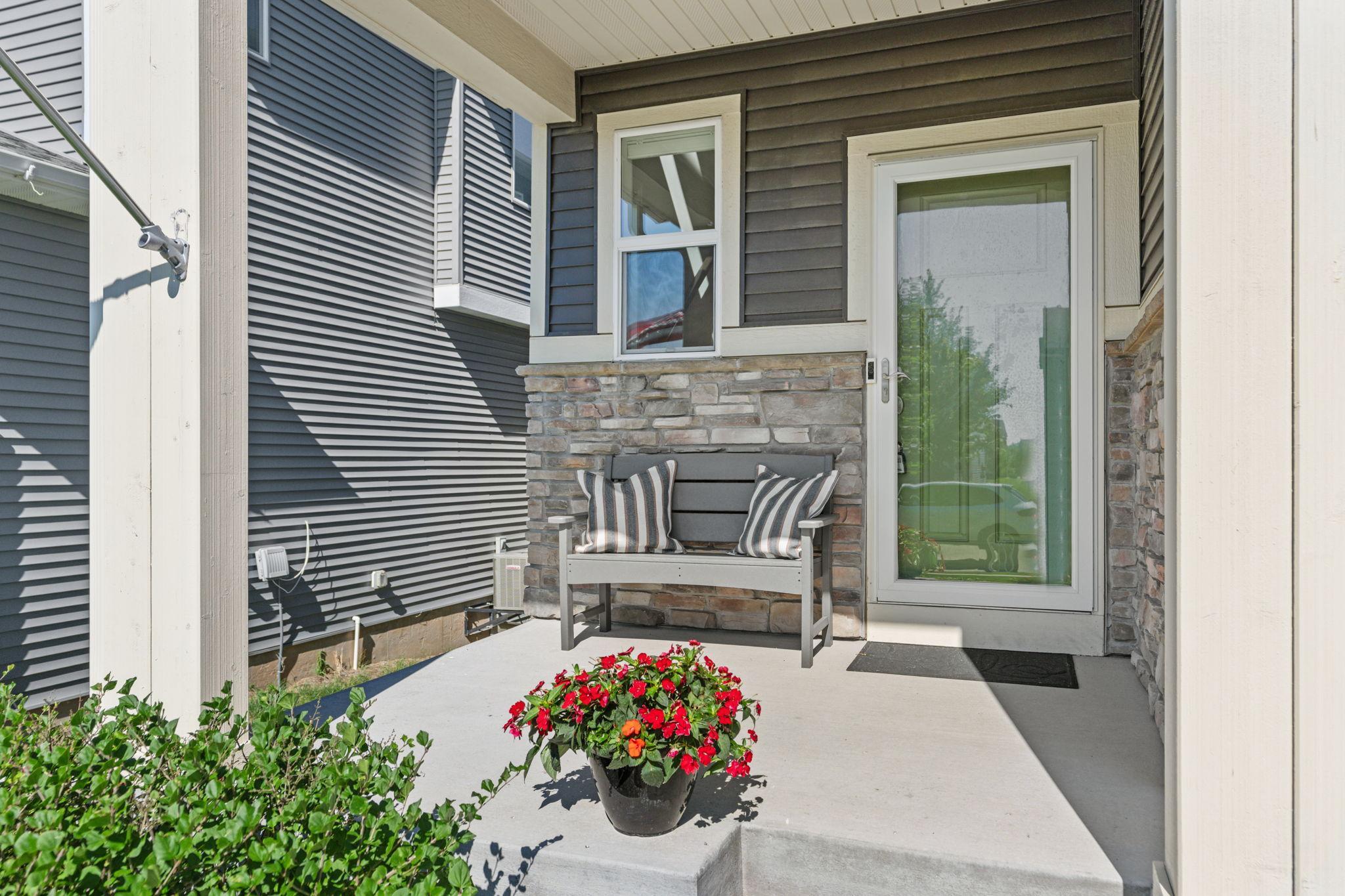 5-web-or-mls-8620 Deerwood Ln N-5.jpg