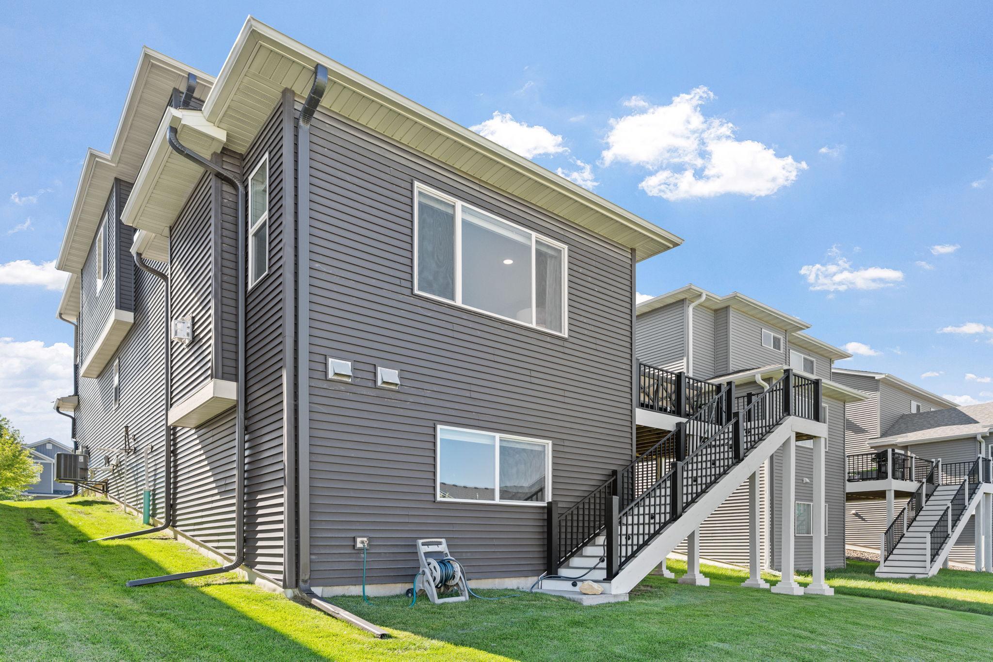 13-web-or-mls-8620 Deerwood Ln N-13.jpg