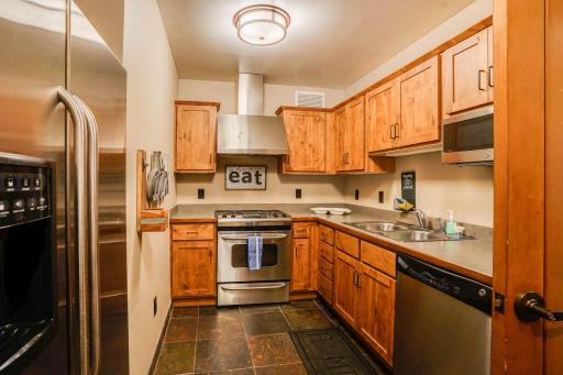 A fully equipped clubhouse kitchen makes hosting private parties, neighborhood gatherings, and special events effortless.
