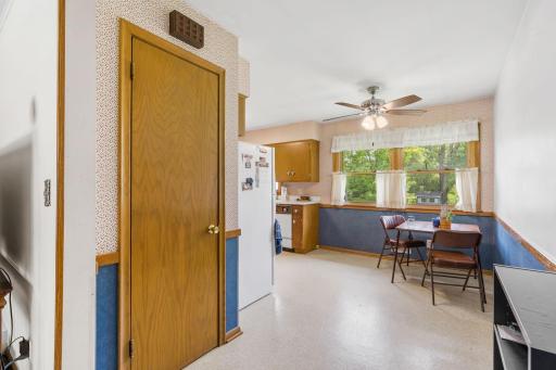 413 Whitegate Lane, Wayzata, MN 55391