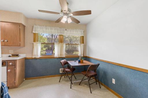 413 Whitegate Lane, Wayzata, MN 55391