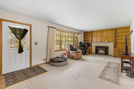 413 Whitegate Lane, Wayzata, MN 55391