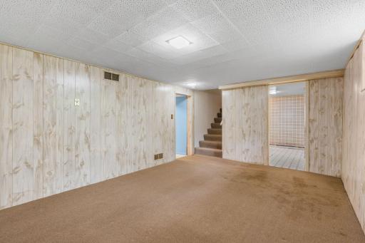 413 Whitegate Lane, Wayzata, MN 55391