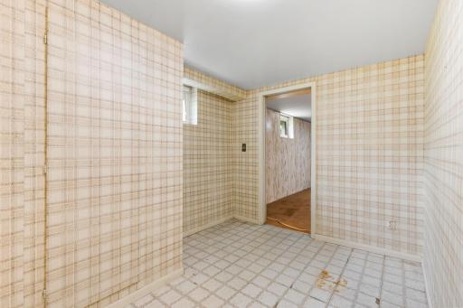 413 Whitegate Lane, Wayzata, MN 55391