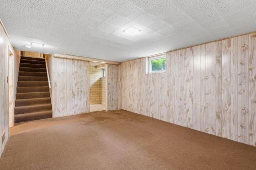 413 Whitegate Lane, Wayzata, MN 55391