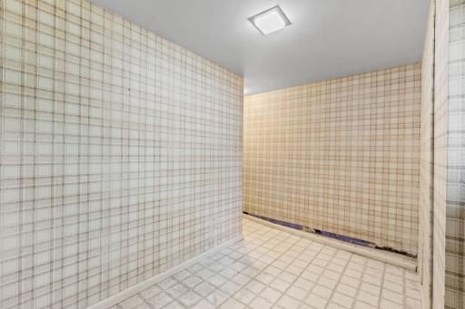 413 Whitegate Lane, Wayzata, MN 55391