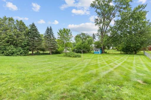 413 Whitegate Lane, Wayzata, MN 55391